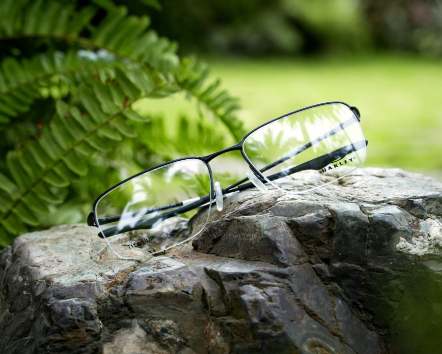 Tròng kính Oakley 00X5148_514801_56 chất liệu Plutonite®
