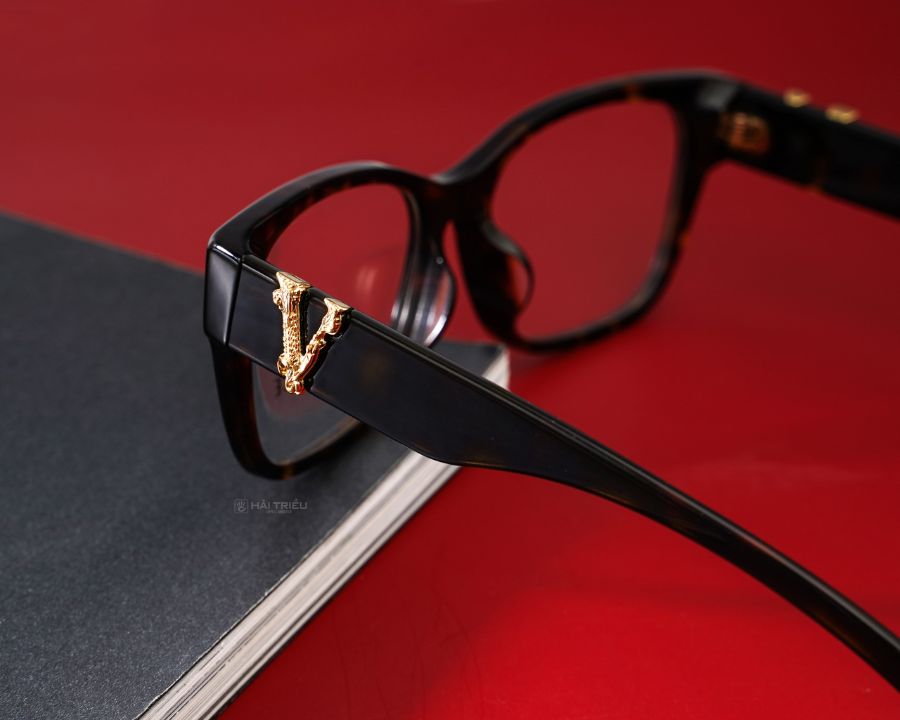 Mắt kính Versace VE3283A_108 vẻ đẹp huyền bí từ Havana