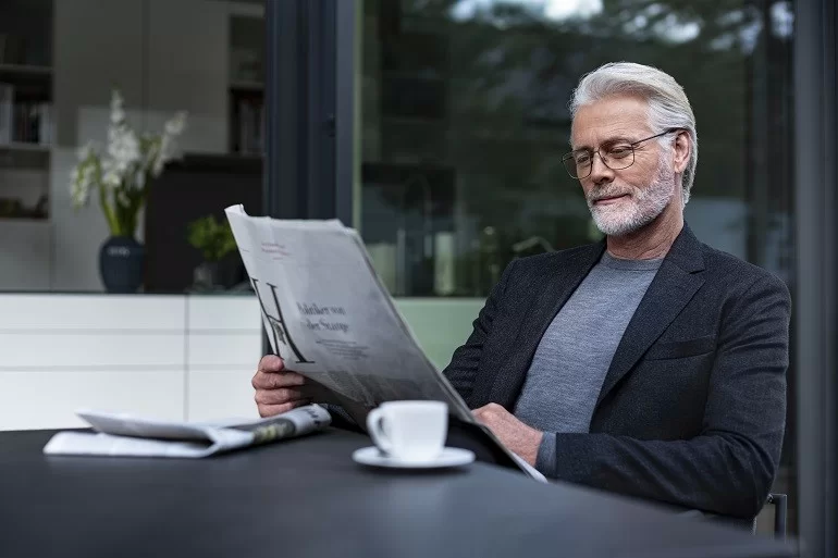 Tròng kính chống ánh sáng xanh, đổi màu Rodenstock Pal Vital (Đa tròng đặt), dành cho người muốn tối ưu chi phí (4) Tròng kính chống ánh sáng xanh đổi màu Rodenstock Pal Vital - Ảnh 2