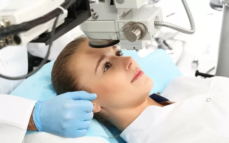 Bắn mắt cận có hại không, giá bao nhiêu, cần lưu ý gì? (4) Bắn mắt cận có hại không, giá bao nhiêu cần lưu ý gì - Ảnh 3