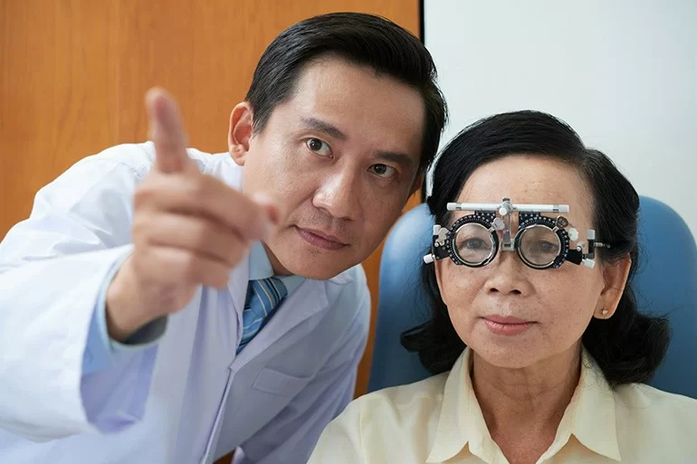 Loạn thị có tăng độ không? 5 cách giảm độ loạn hiệu quả (2) Loạn thị có tăng độ không? 5 cách giảm độ loạn hiệu quả - Ảnh 2
