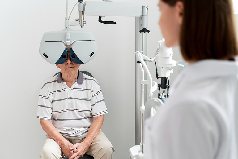 Mắt bị loạn thị có mổ được không, giá bao nhiêu, 5 rủi ro (3) Mắt bị loạn thị có mổ được không, giá bao nhiêu, 5 rủi ro - Ảnh 3