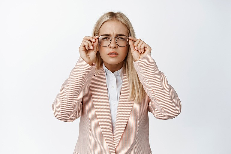 Mắt bị loạn thị có mổ được không, giá bao nhiêu, 5 rủi ro (23) Mắt bị loạn thị có mổ được không, giá bao nhiêu, 5 rủi ro - Ảnh 7