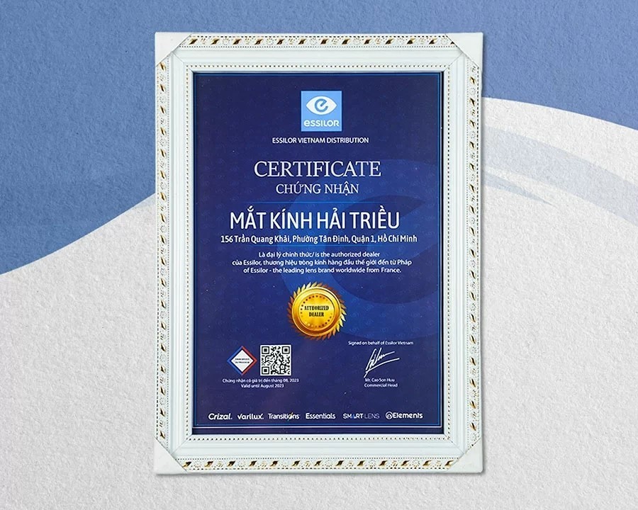 Có nên đeo kính cận khi dùng điện thoại? Lưu ý để bảo vệ mắt (10) co nen deo kinh can khi dung dien thoai luu y de bao ve mat anh 10