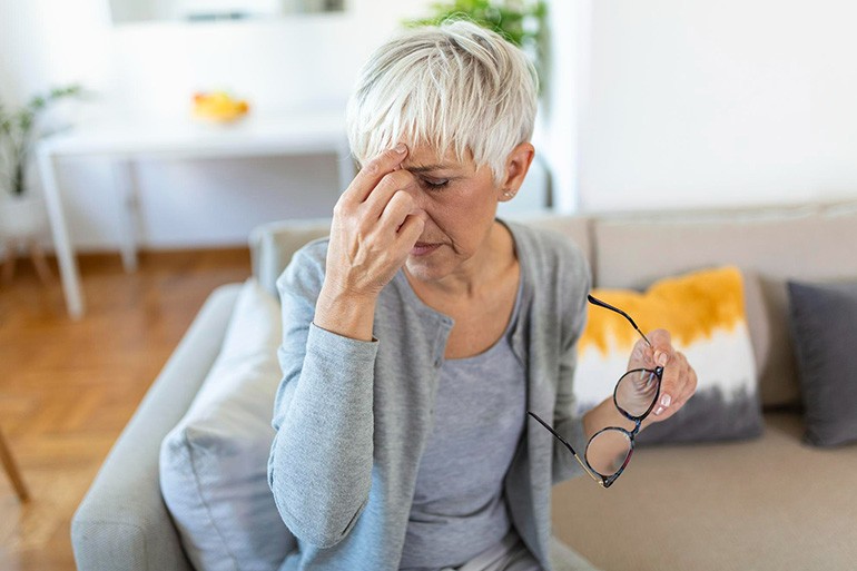 Loạn thị có đi nghĩa vụ không? 10 thói quen tăng độ loạn (3) Loạn thị có đi nghĩa vụ không? 10 thói quen tăng độ loạn - Ảnh 3