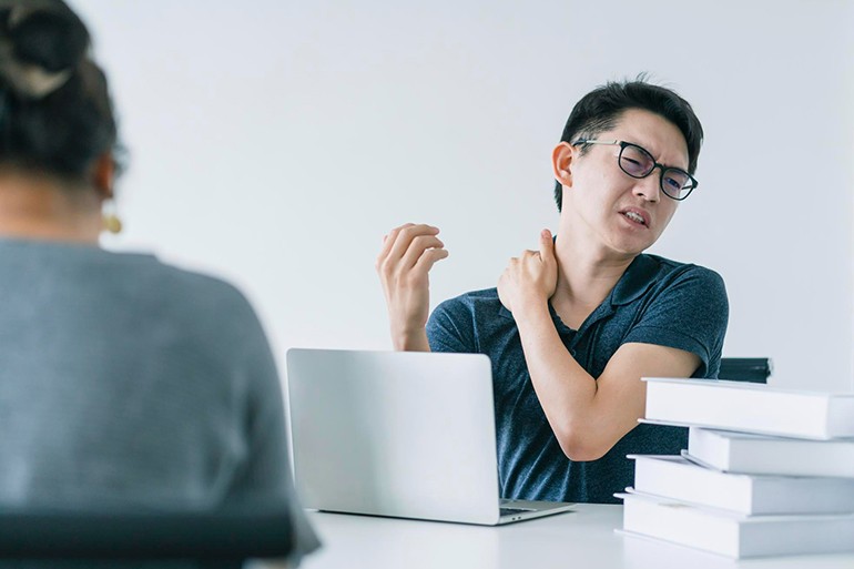 Loạn thị có đi nghĩa vụ không? 10 thói quen tăng độ loạn (25) Loạn thị có đi nghĩa vụ không? 10 thói quen tăng độ loạn - Ảnh 9