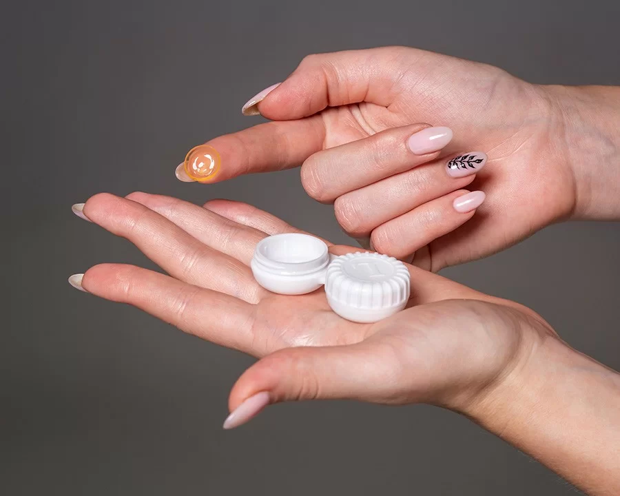 Contact lens là gì, có hại không, hãng nào tốt, giá, nơi mua (1) contact lens la gi co hai khong hang nao tot gia noi mua