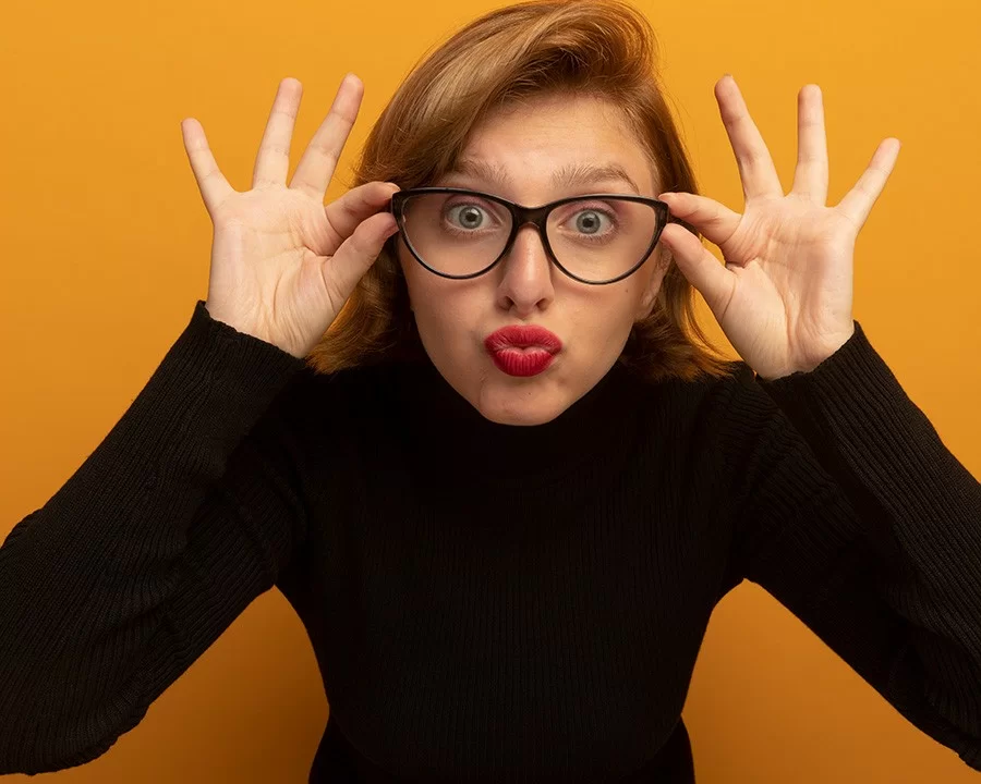 Kính không tròng là gì, giá bao nhiêu? 300+ mẫu bán chạy (2) Kính không tròng là gì, giá bao nhiêu 300+ mẫu bán chạy - Ảnh 1