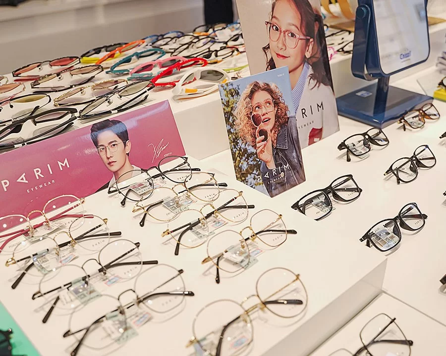 Kính không tròng là gì, giá bao nhiêu? 300+ mẫu bán chạy (7) Kính không tròng là gì, giá bao nhiêu 300+ mẫu bán chạy - Ảnh 5