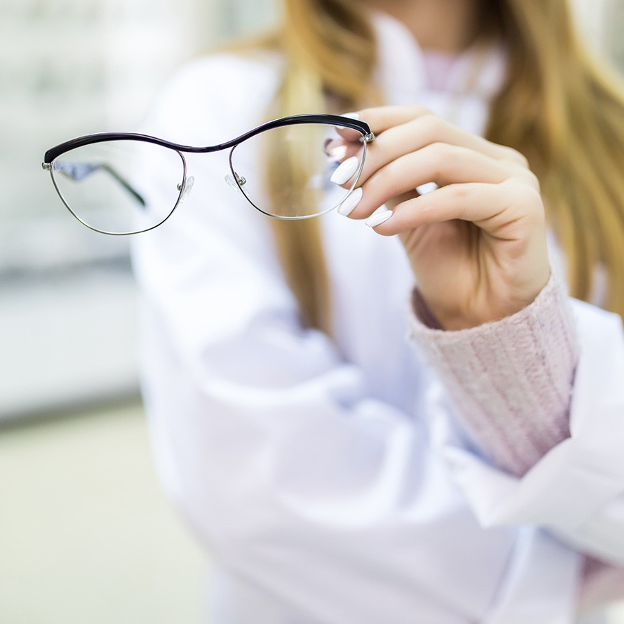 Thay gọng kính giữ tròng được không? Cách dùng lại tròng cũ (3) Thay gọng kính giữ tròng được không? Cách dùng lại tròng cũ - Ảnh 2