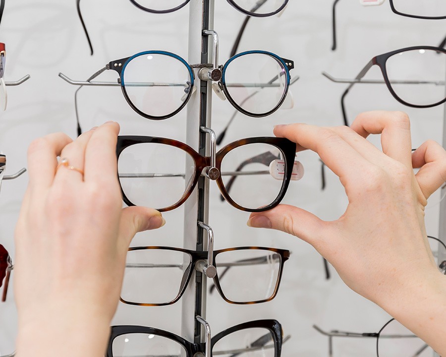 Thay gọng kính giữ tròng được không? Cách dùng lại tròng cũ (1) thay gong kinh giu trong duoc khong cach dung lai trong cu