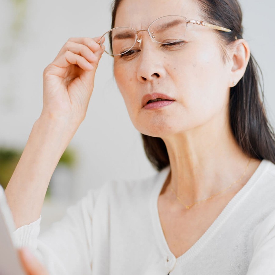 Lão thị là gì, đặc điểm, nguyên nhân và cách khắc phục (5) Lão thị là gì, đặc điểm, nguyên nhân và cách khắc phục - Ảnh 4