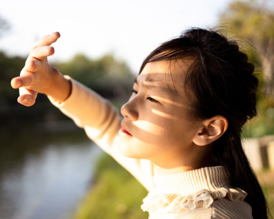 Tia UV là gì? Chỉ số và tác hại nguy hiểm lên da và mắt (5) Tia UV là gì? Chỉ số và tác hại nguy hiểm lên da và mắt