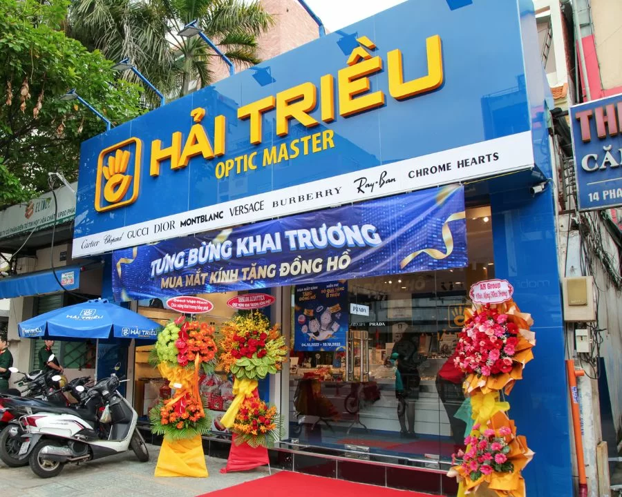 Tiệm mắt kính ở Gò Vấp của Kính Hải Triều có gì HOT khiến dân tình xôn xao? (1) dot nhap kinh hai trieu chi nhanh phan van tri go vap
