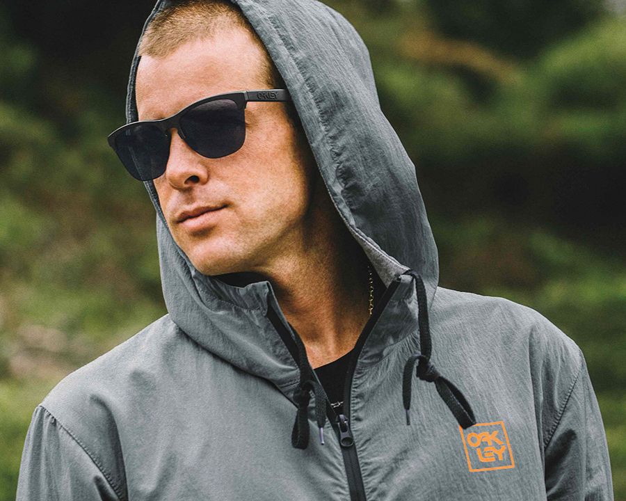 Oakley Frogskins Lite Nam - Gọng kính nhựa O Matter - Chống tia UV400, Phân cực - Mã 0OO9374_937449_63 (13) Mắt kính Oakley 0OO9374_937449_63 chính hãng 100% - Ảnh 7