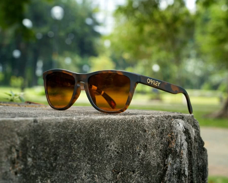 Oakley Frogskins Unisex - Gọng kính Nhựa - Lọc tia UV, Phân cực - Mã 0OO9245_9245D1_54 (5) Mắt kính nhựa Oakley OO9245_9245D1_54 bền bỉ