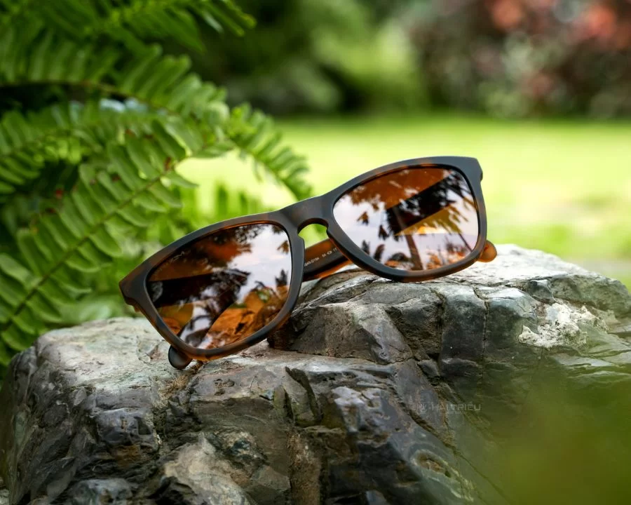 Oakley Frogskins Unisex - Gọng kính Nhựa - Lọc tia UV, Phân cực - Mã 0OO9245_9245D1_54 (7) Mẫu mắt kính Oakley OO9245_9245D1_54 trang bị công nghệ độc quyền giúp chống chói, hình ảnh sắc nét hơn,...