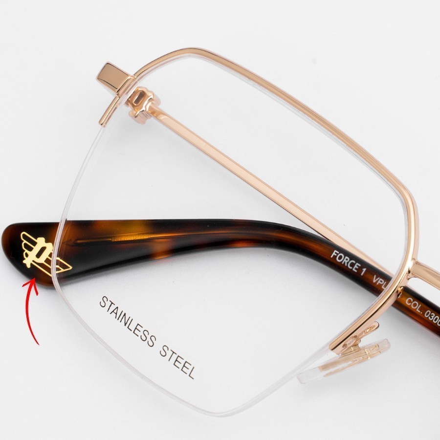 Hình ảnh "đại bàng" mạnh mẽ đằng trong gọng kính Police VPLL68_0300 