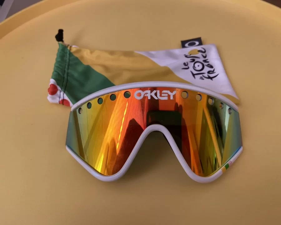 The Eyeshades chiếc kính râm đầu tiên của Oakley