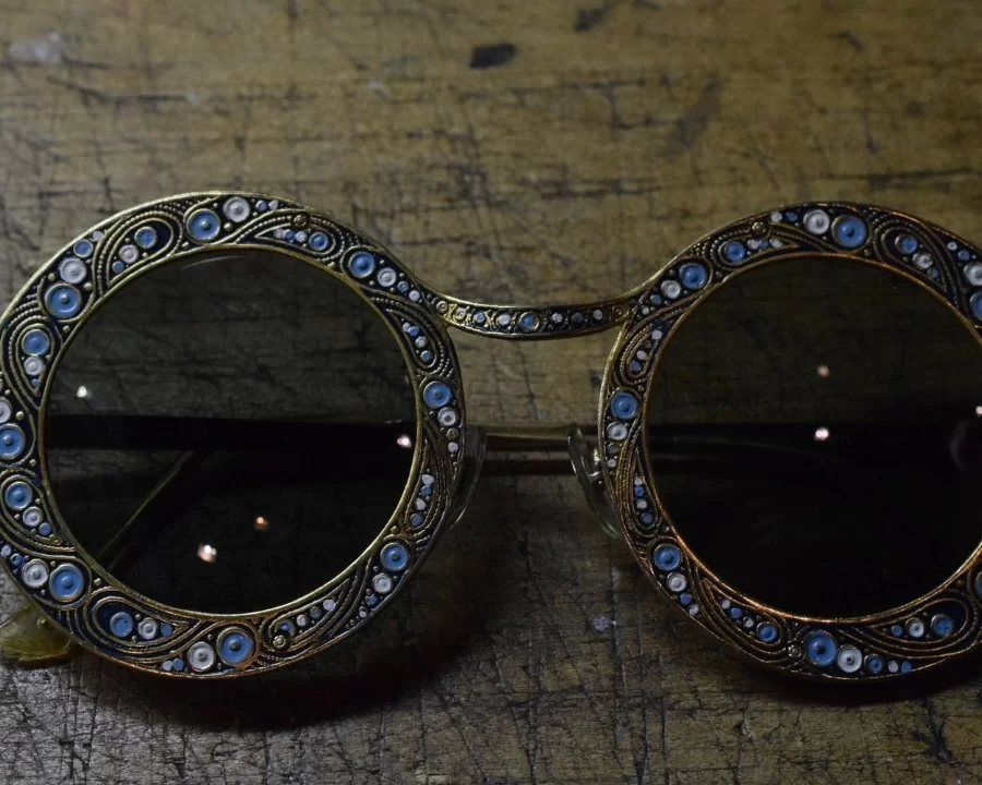 Chiếc mắt kính râm đầu tiên của Dior