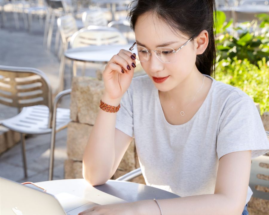 Mẫu mắt kính Police VPLF83_0589 chính hãng 100%