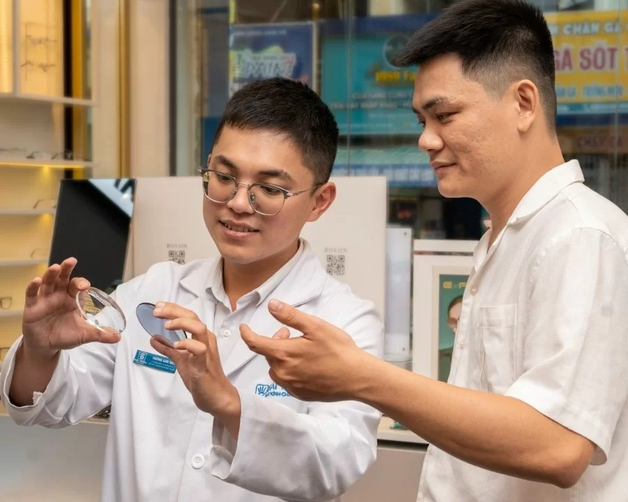 Kính cận 5 độ dày bao nhiêu, loại nào tốt? Chi phí cắt kính (1) Kính cận 5 độ dày bao nhiêu, loại nào tốt? Chi phí cắt kính