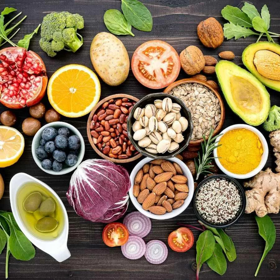 Mổ mắt có bị cận lại không? Cách chăm sóc để tránh tái cận (8) Các loại rau củ qua chứa nhiều dưỡng chất tốt cho mắt
