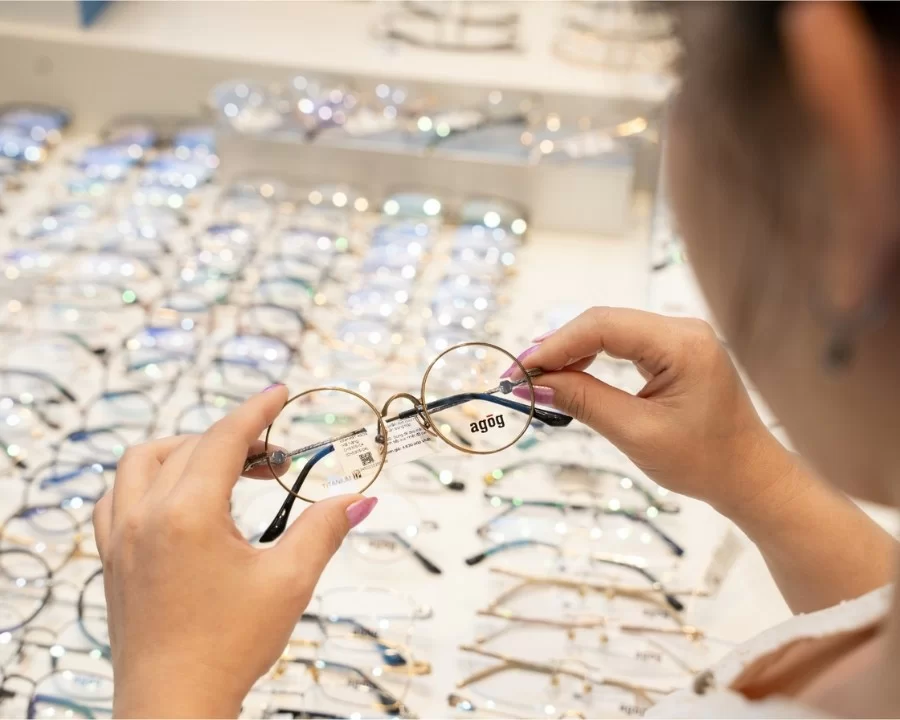 Titanium là gì? Khám phá ưu, nhược điểm của gọng kính Titan (7) Gọng Titanium phân theo 3 phân khúc giá rõ ràng, quan trọng là chọn đúng loại Ti, không phải chỉ nhìn vào giá