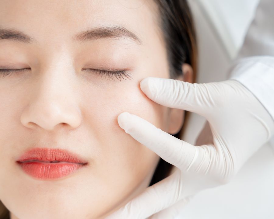 Mắt cận 10 độ có mổ được không? Phương pháp, chỉ định bác sĩ (3) Phẫu thuật EYESignature™ đạt chứng nhận CE của Châu Âu, thời gian phục hồi nhanh chóng chỉ trong 24 giờ sau phẫu thuật.