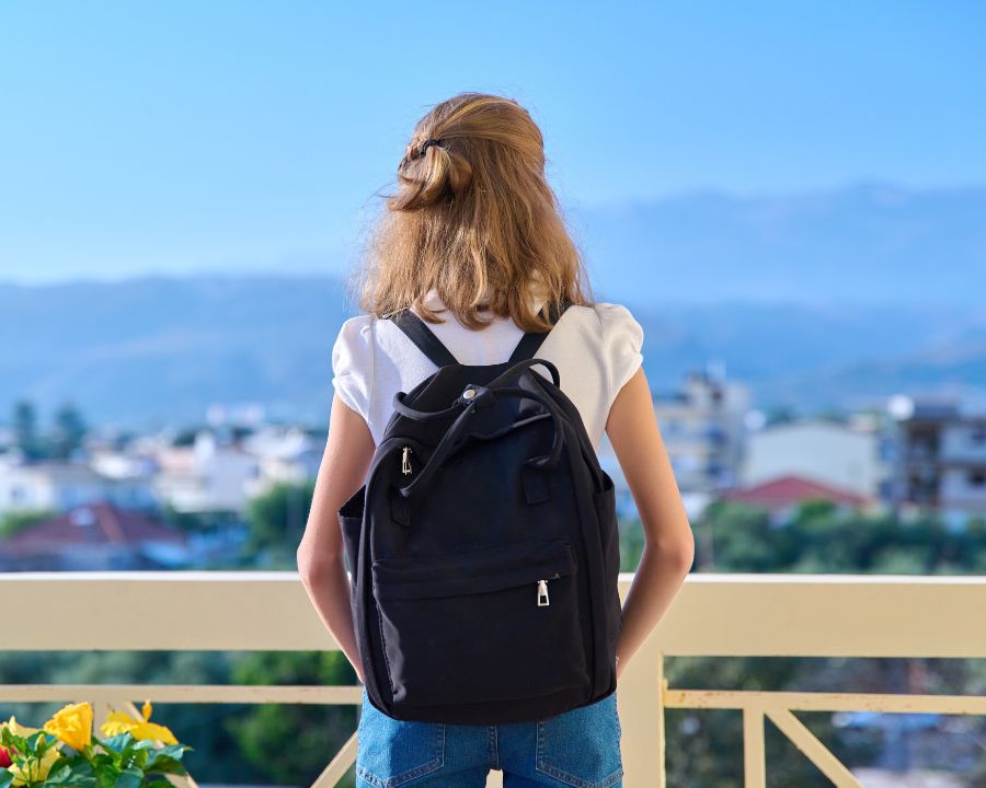 Sau mổ 1–3 tháng, thị lực dần ổn định 9–10/10, khô chói giảm, sinh hoạt gần như bình thường nhưng vẫn cần tuân thủ chăm sóc và tái khám định kỳ