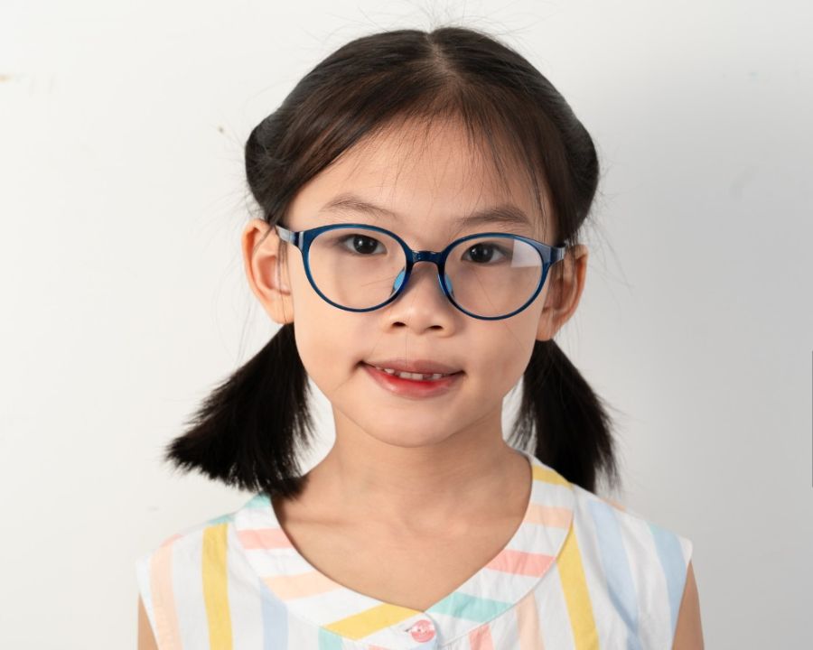 Cận thị ở trẻ em có chữa được không? Tư vấn A-Z cùng chuyên gia (1) Cận thị ở trẻ em có chữa được không? Tư vấn A-Z cùng chuyên gia