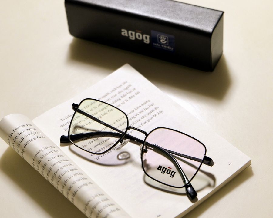 Tại sao đeo kính cận bị mỏi mắt? Trả lời và xử lý từ bác sĩ (15) Đeo kính đúng độ, đủ thời gian/ngày để tránh nhức mắt khi đeo kính cận