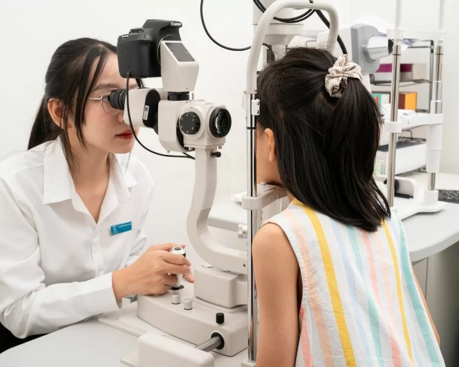 3 cach kiem soat can thi cho tre duoc chuyen gia khuyen nghi anh bia