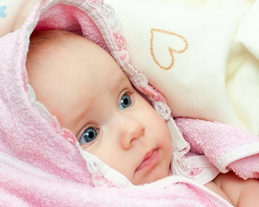 Các bệnh về mắt ở trẻ sơ sinh bố mẹ nên biết