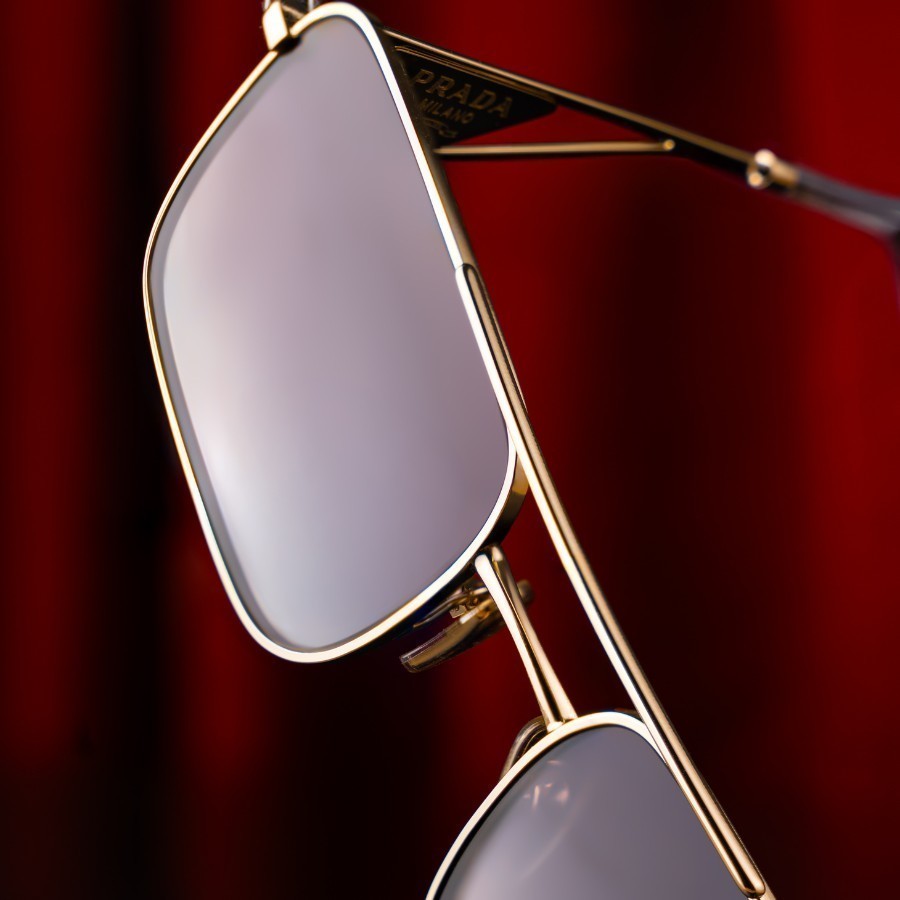 Prada Unisex – Gọng Kim loại – Chống tia UV – Mã 0PRA52S_ZVN30C_56 (7) Tròng kính Polyamide chống xước đi kèm gọng chữ nhật