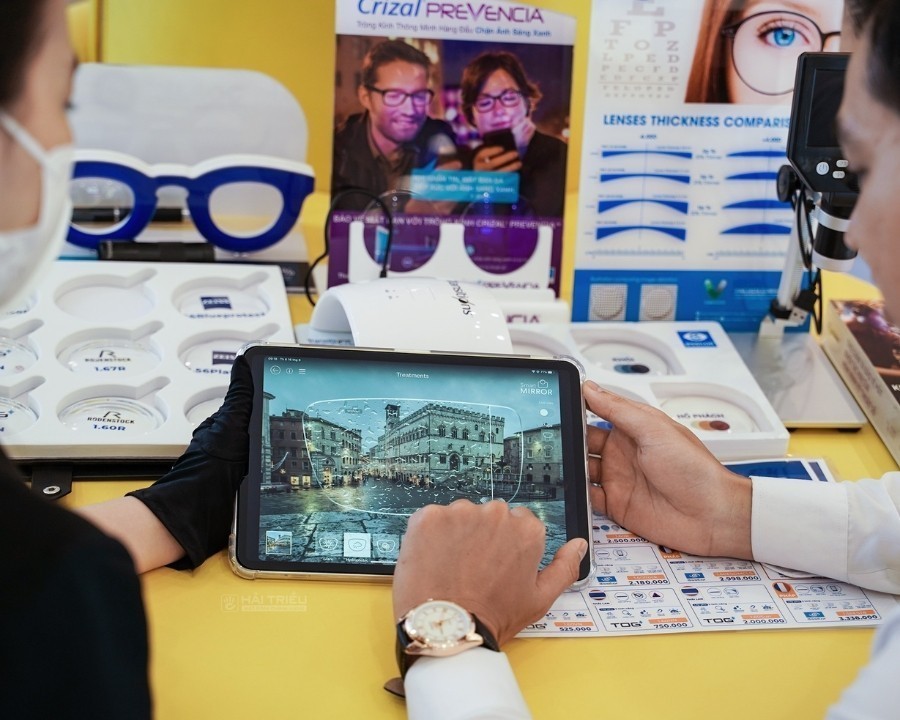 So sánh tròng kính ZEISS và Essilor: Nên mua loại nào? (3) So sánh tròng kính Zeiss và Essilor nên chọn loại nào?