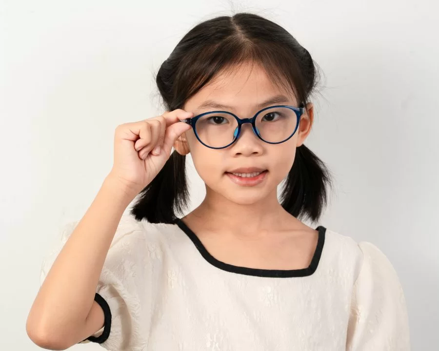 So sánh các loại tròng kiểm soát cận thị: Ưu và nhược điểm (9) So sánh các loại tròng kiểm soát cận thị: Ưu và nhược điểm