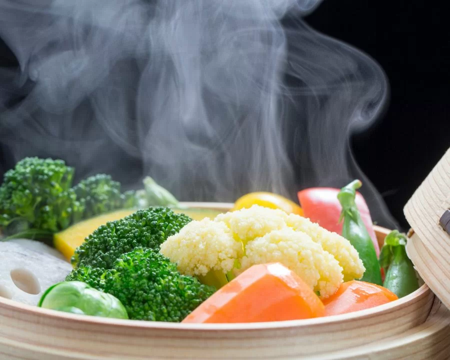 TOP 20 cách chữa cận thị tại nhà hiệu quả nhất hiện nay (10) Ưu tiên chế biến thực phẩm bằng hấp, luộc và tránh xa thực phẩm nhiều đừng, dầu chiên lại hoặc chất kích thích là những lưu ý khi chế biến thực phẩm chữa cận thị tại nhà
