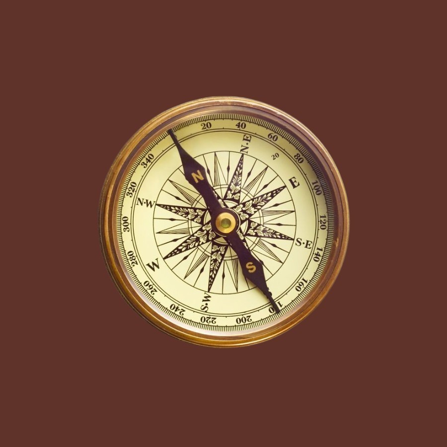 La bàn chỉ về hướng Bắc giúp tìm đường