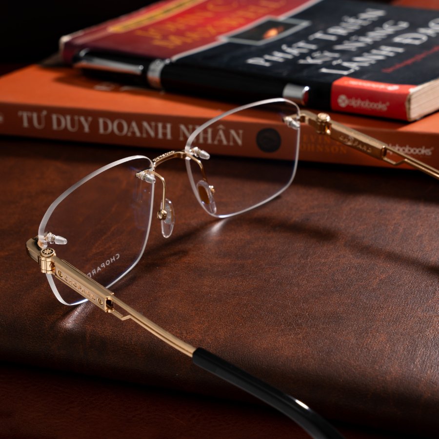 Cầu mũi từ chất liệu Titanium siêu bền, dễ đeo