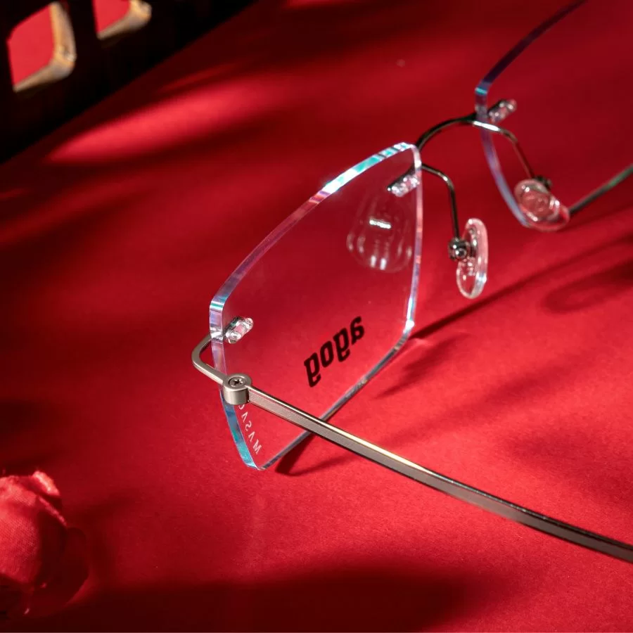 Gọng kính Titanim xám sang trọng và tối giản