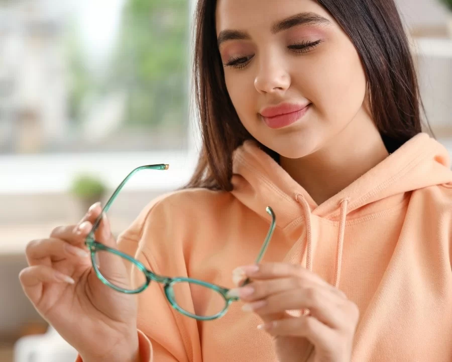 Kính viễn là thấu kính gì? Cấu tạo, nguyên lý và chức năng (1) Kính viễn là thấu kính gì? Cấu tạo, nguyên lý và chức năng