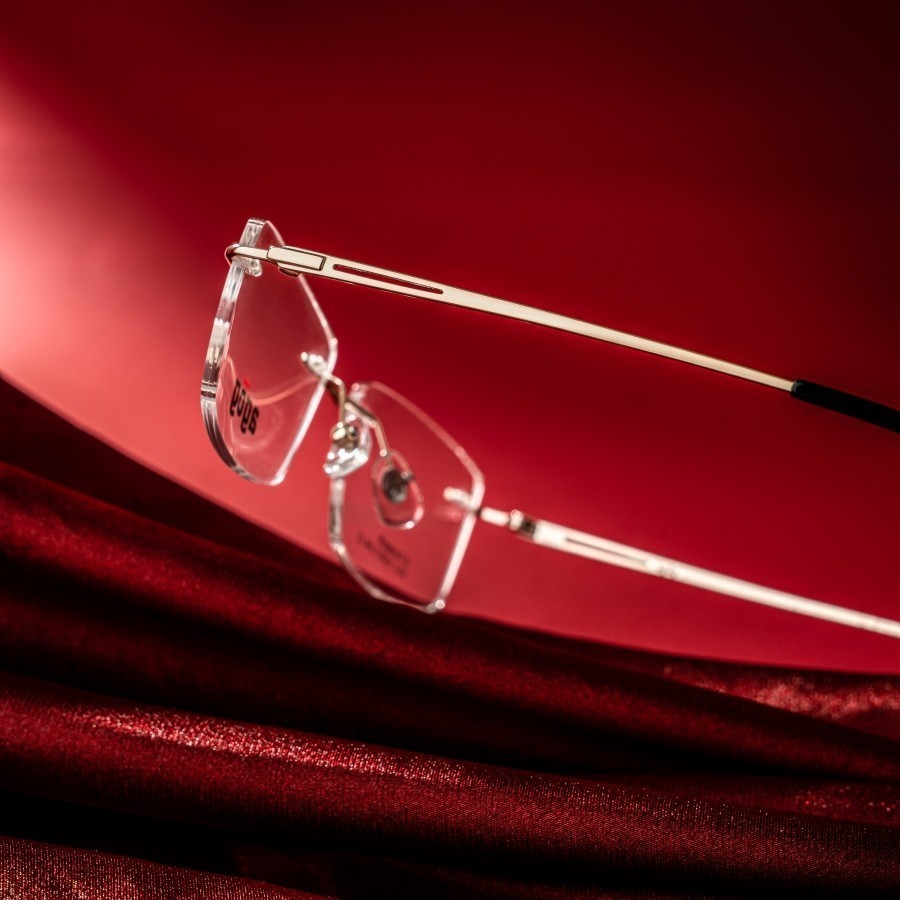 Càng kính mạ vàng gold sang trọng