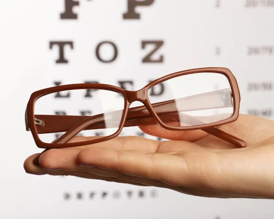 Mắt kính viễn loại nào tốt? 5 lựa chọn phổ biến hiện nay
