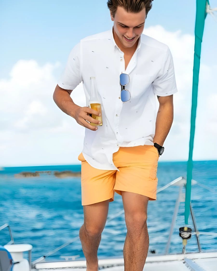 Hình ảnh phái mạnh năng động bên chiếc kính Police SPLF13-0300