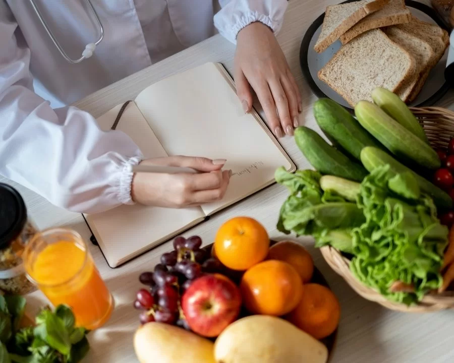 Viễn thị là gì? 3 phút hiểu ngay nguyên nhân, cách điều trị (7) Chế độ dinh dưỡng phù hợp cho người viễn thị