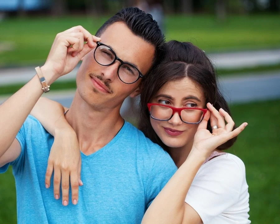 Cách chọn màu kính phù hợp với da, tóc và màu mắt từ A-Z (15) Cách chọn màu kính phù hợp với da, tóc và màu mắt từ A-Z