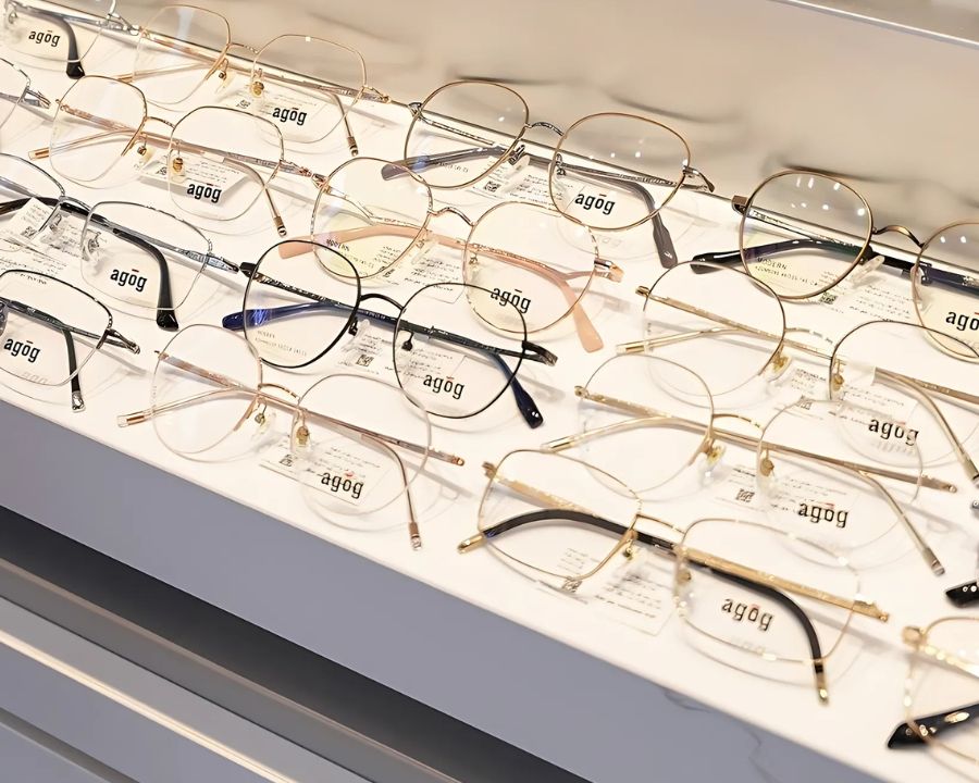 Hình ảnh mắt kính Agog trong showroom Kính Hải Triều.