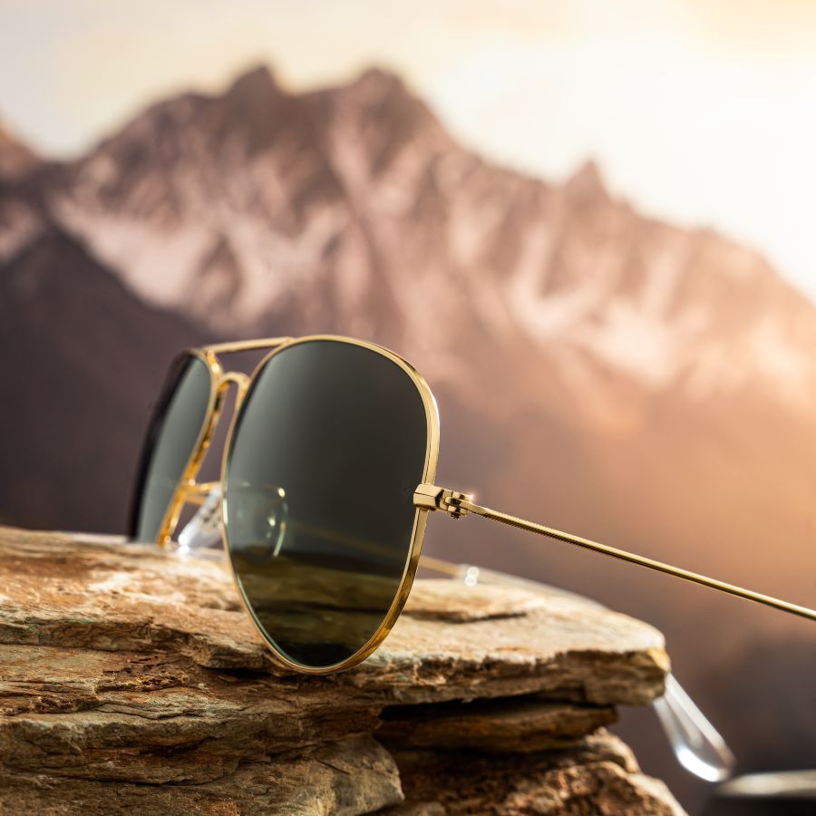 Gọng kính kim loại mạ vàng sang trọng