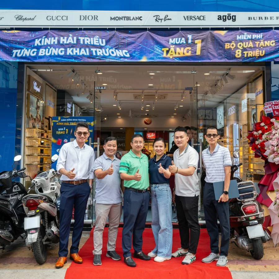 Đột nhập cửa hàng mắt kính Thủ Đức Kính Hải Triều xem có gì? (2) Quý đối tác tham dự buổi khai trương chi nhánh cửa hàng mắt kính Thủ Đức Hải Triều mới nhất